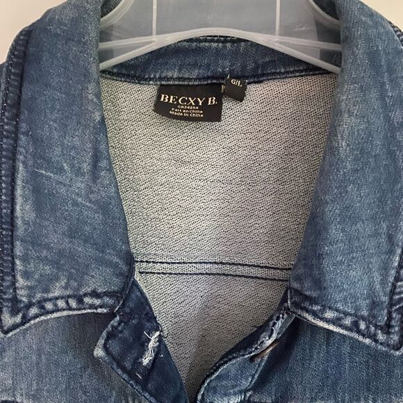 Classic Blue Denim Vest with Western Styling - Picture 2 of 5